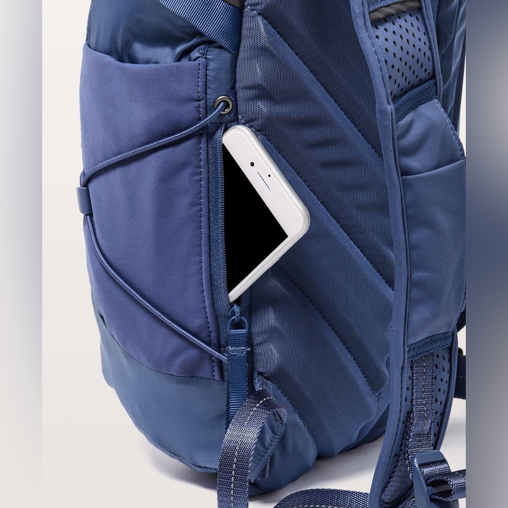 Lululemon Run All Day Backpack II 13L in Gatsby Blue - Picture 2 of 10